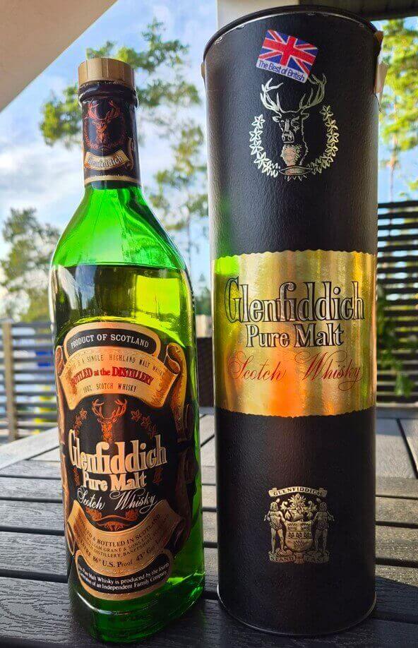 Glenfiddich Pure Malt bottle and package Glenfiddich Pure Malt whisky bottle and carton package